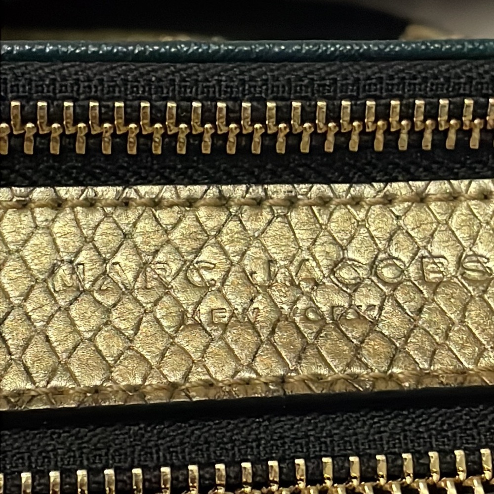Sold❌✨Authentic Marc Jacobs Sequin Camera Bag✨ - Picture 12 of 17